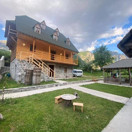 Hotel Bujtina Vellezerit Grrela Theth Esterno foto