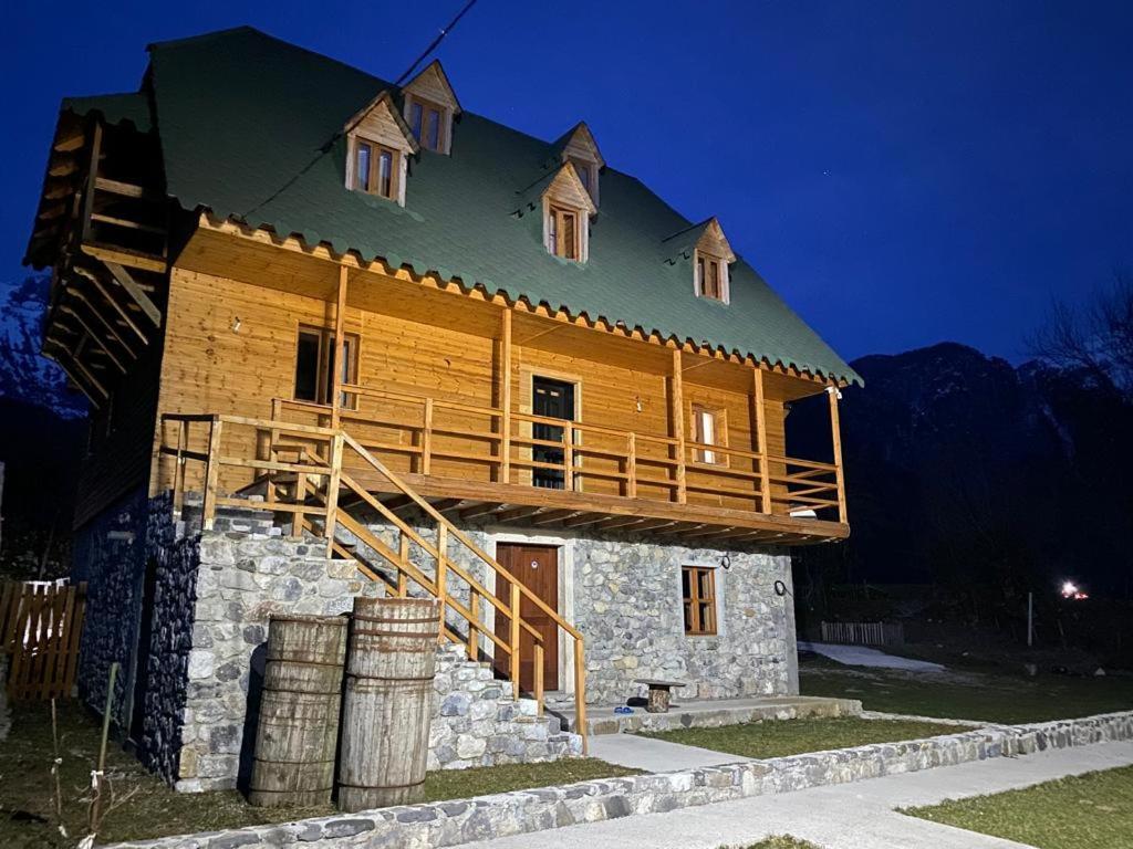 Hotel Bujtina Vellezerit Grrela Theth Esterno foto